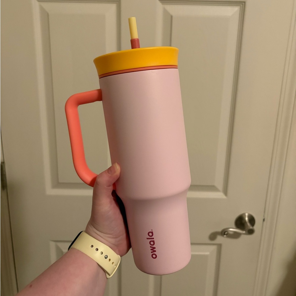 Owalo Pink Travel Mug with Yellow Lid and Coral Handle